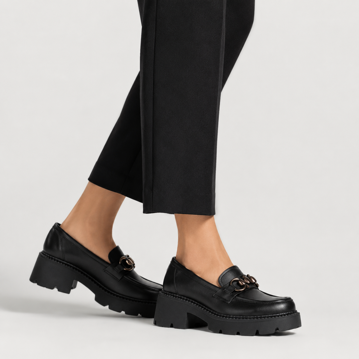 Mocassin Cuir Mat Noir Plateforme Chaînette Argentée Femme | Nastassia