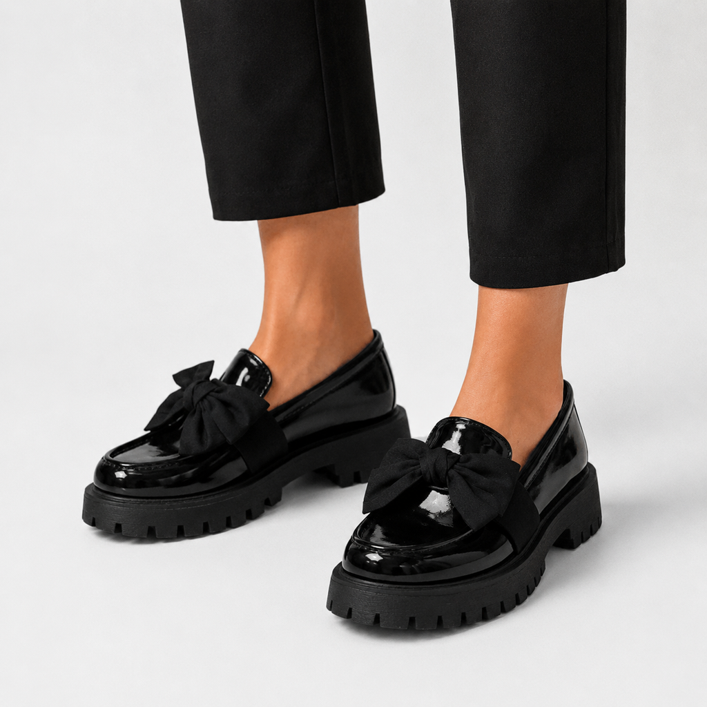Mocassin Compensé en Cuir Vernis Noir à Nœud Papillon | Cyrielle