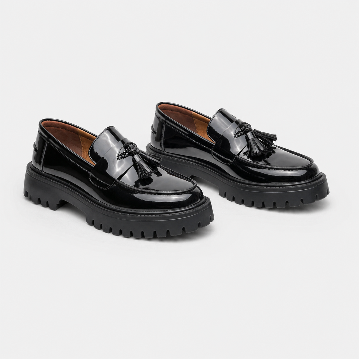 Mocassin Compensé en Cuir Vernis Noir à Gland pour Homme | Sacha
