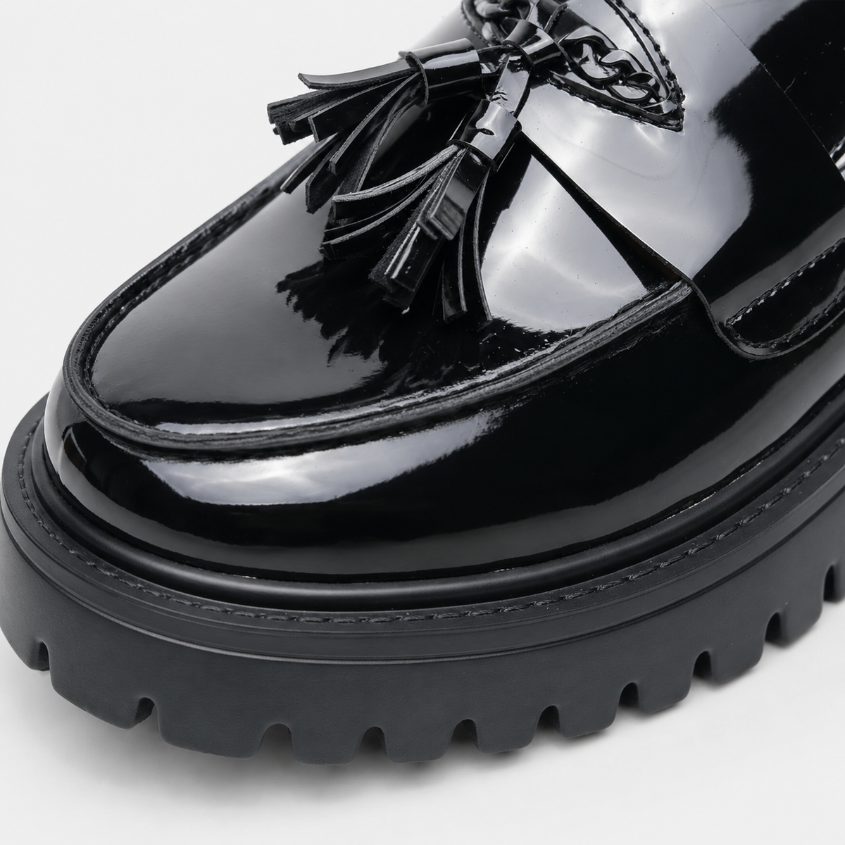 Mocassin Compensé en Cuir Vernis Noir à Gland pour Homme | Sacha