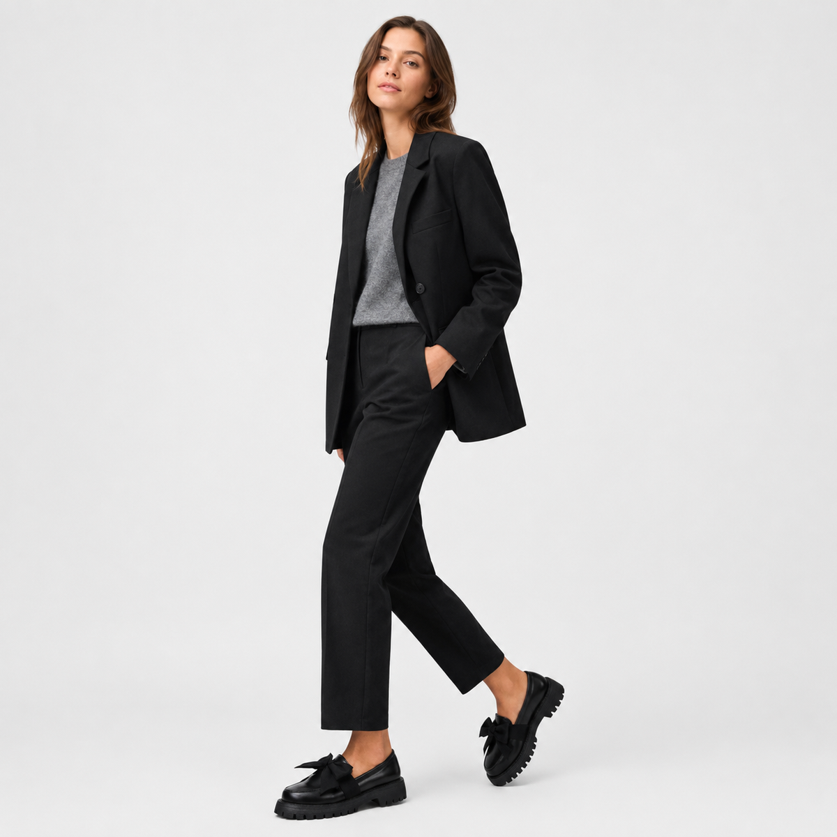 Mocassin Compensé en Cuir Noir Mate à Nœud Papillon | Juliette