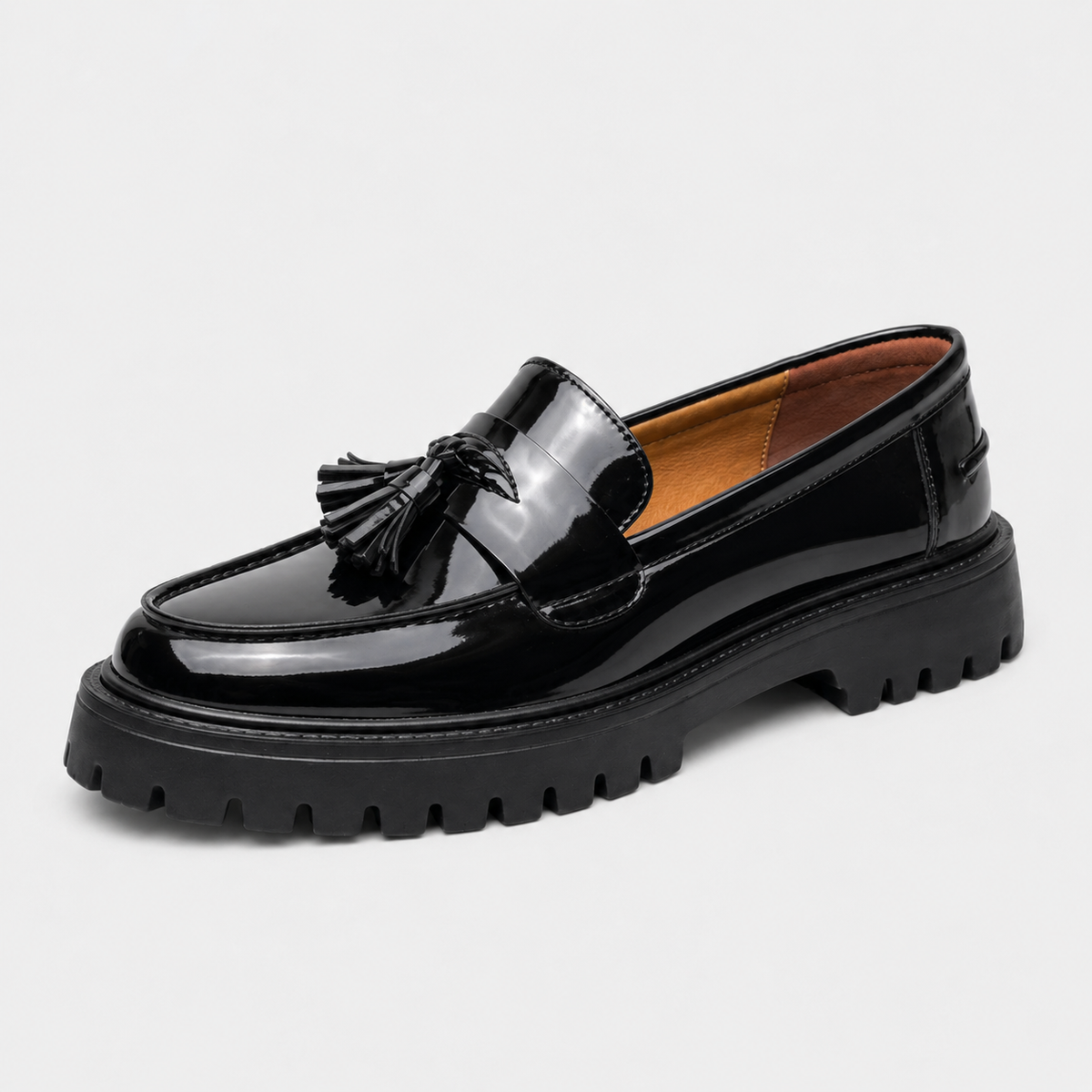 Mocassin Compensé en Cuir Vernis Noir à Gland pour Homme | Sacha