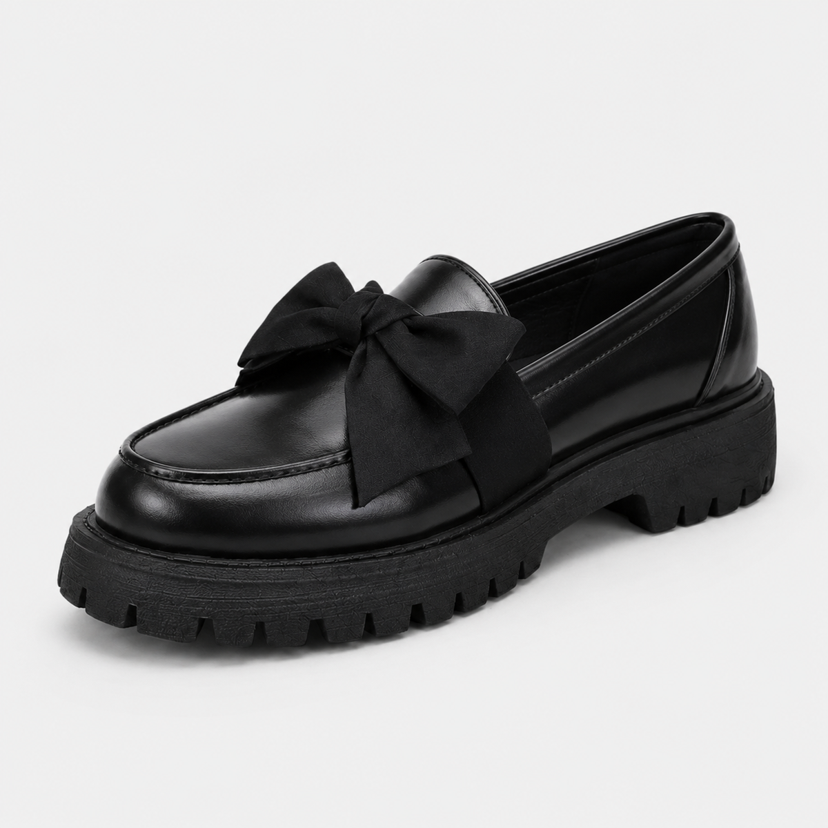 Mocassin Compensé en Cuir Noir Mate à Nœud Papillon | Juliette