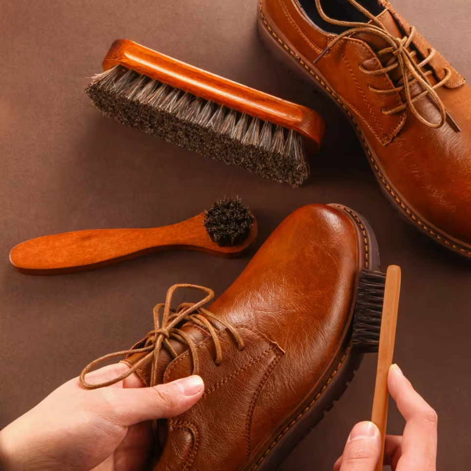 Kit d'Entretien 4 Pièces — 3 Brosses en Bois et Chiffon Microfibre | Aubin