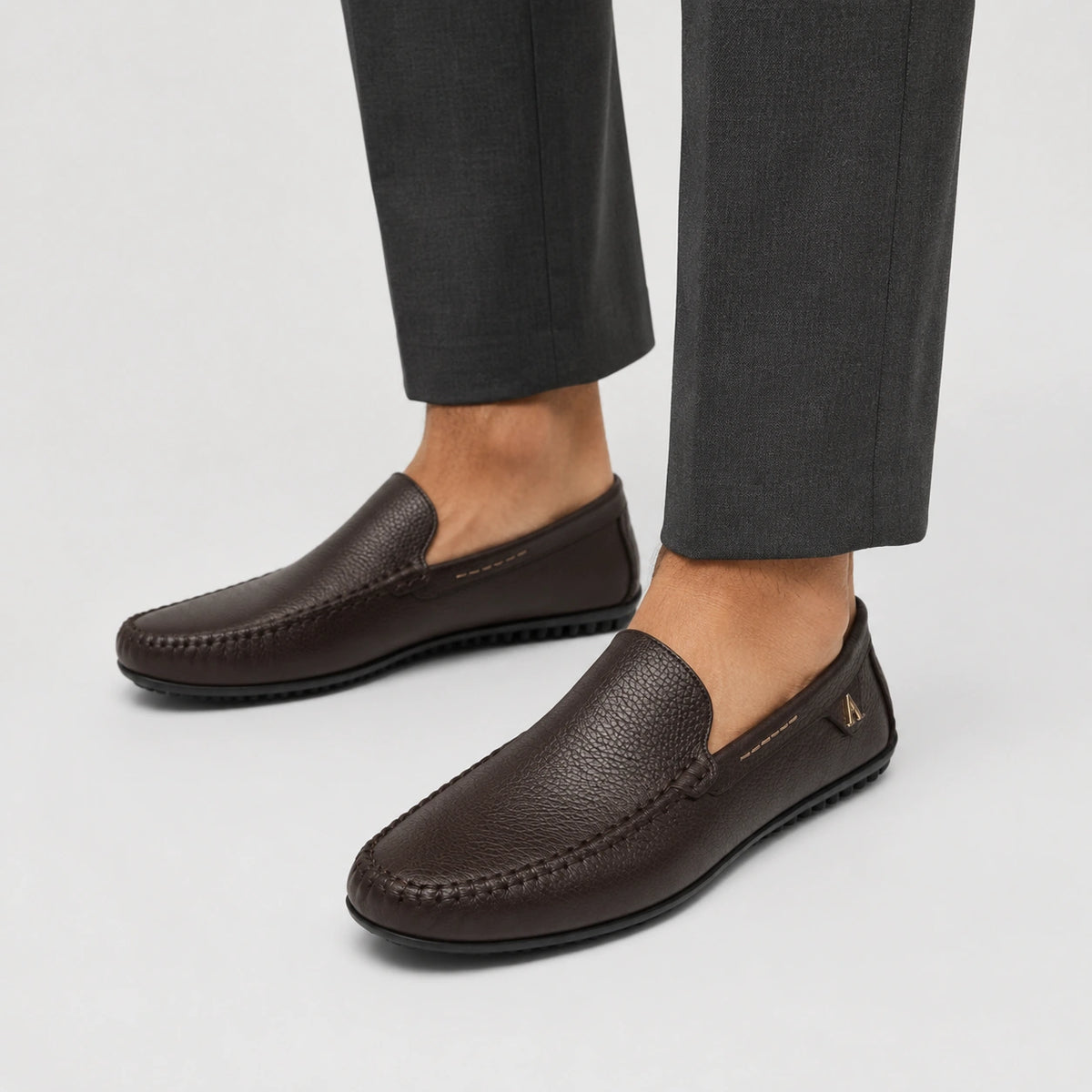 Mocassin en Cuir Marron avec Badge Doré pour Bateau Homme | Bernard