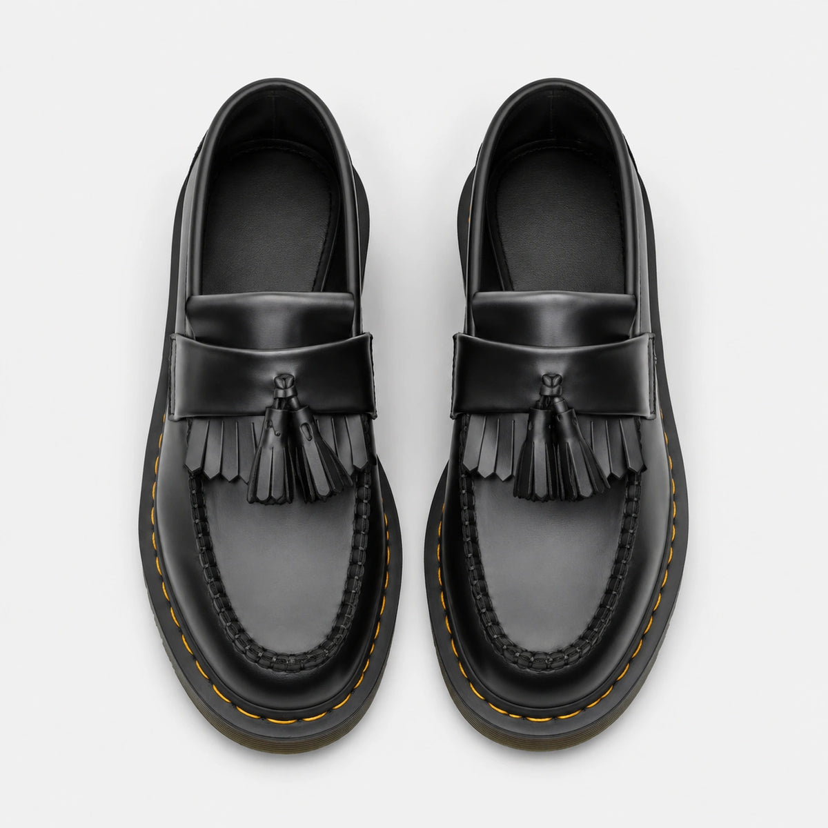 Mocassin en Cuir Noir à Glands et Frange Surpiqure Jaune | Fiona