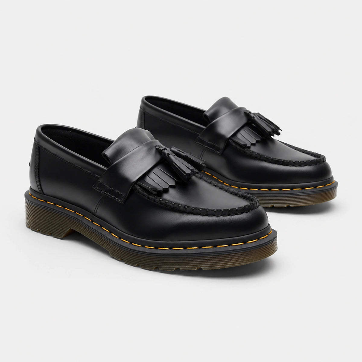 Mocassin en Cuir Noir à Glands et Frange Surpiqure Jaune | Fiona