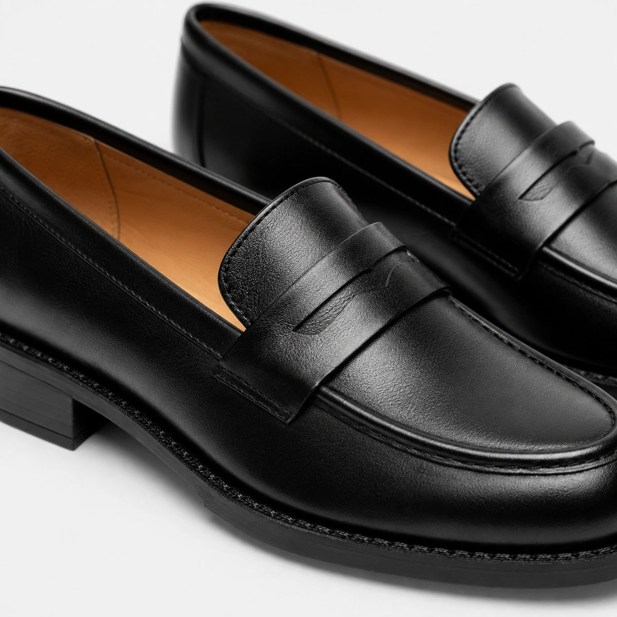 Mocassin en Cuir Vernis Noir à Talon pour Femme | Mathilde