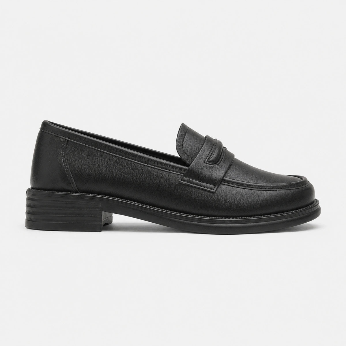 Mocassin en Cuir Noir Vernis Femme à Talon | Violette
