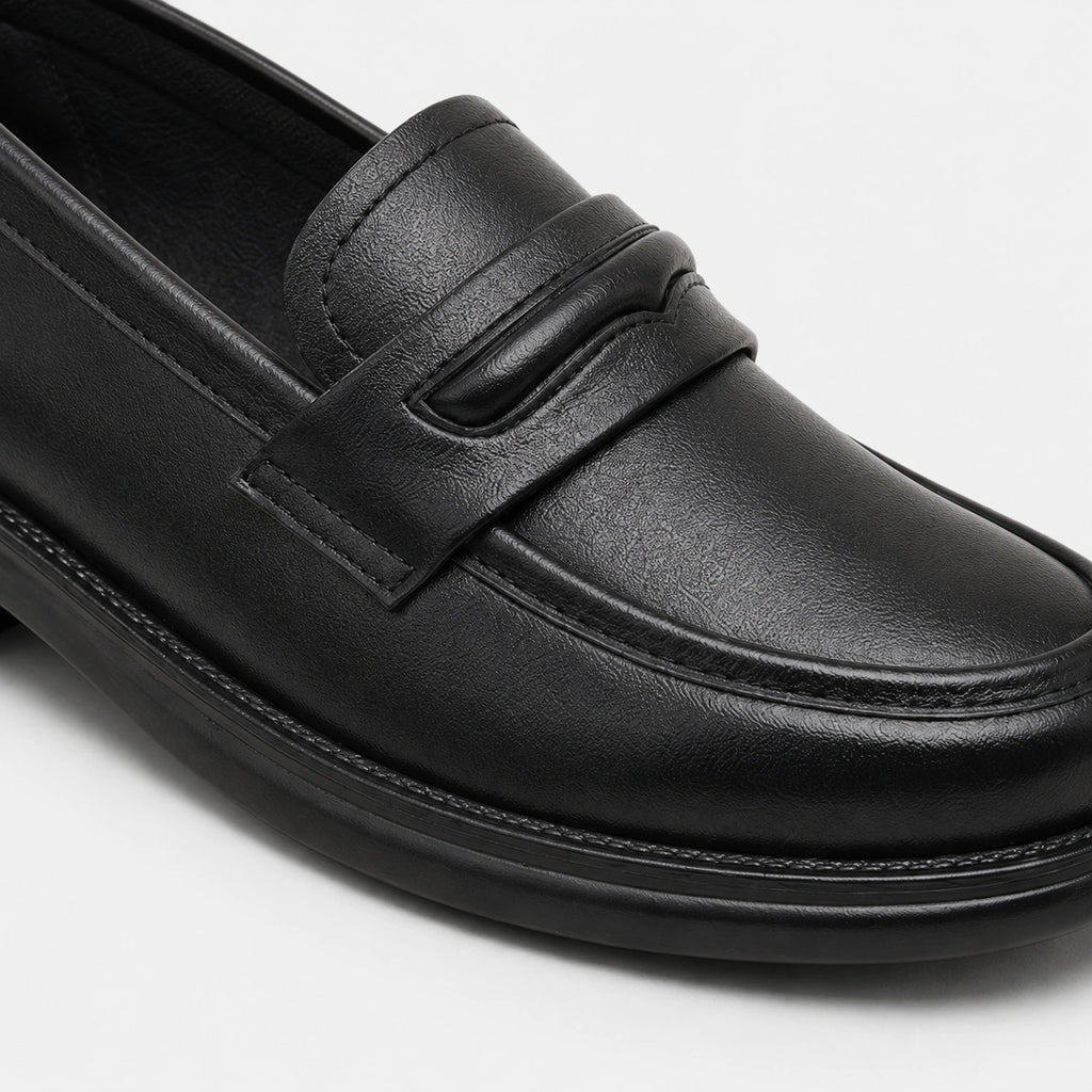 Mocassin en Cuir Noir Vernis Femme à Talon | Violette