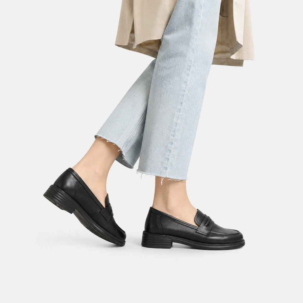Mocassin en Cuir Noir Vernis Femme à Talon | Violette
